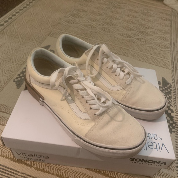 Cream and white old school vans - Picture 5 of 8